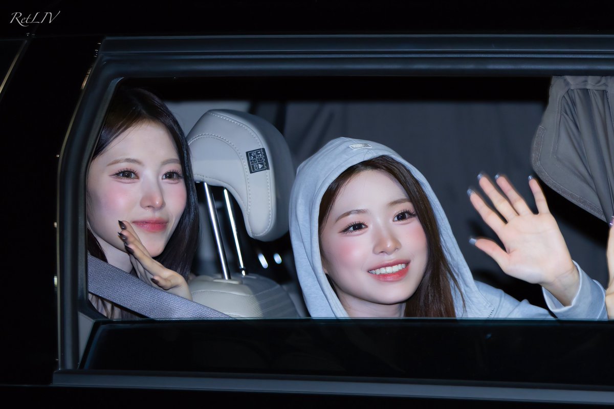 retrieve_liv's tweet photo. 261017
NOL 페스티벌 퇴근 3p

#리브 #제나 #리센느
#LIV #ZENA #RESCENE https://t.co/mS61Yyf2q3