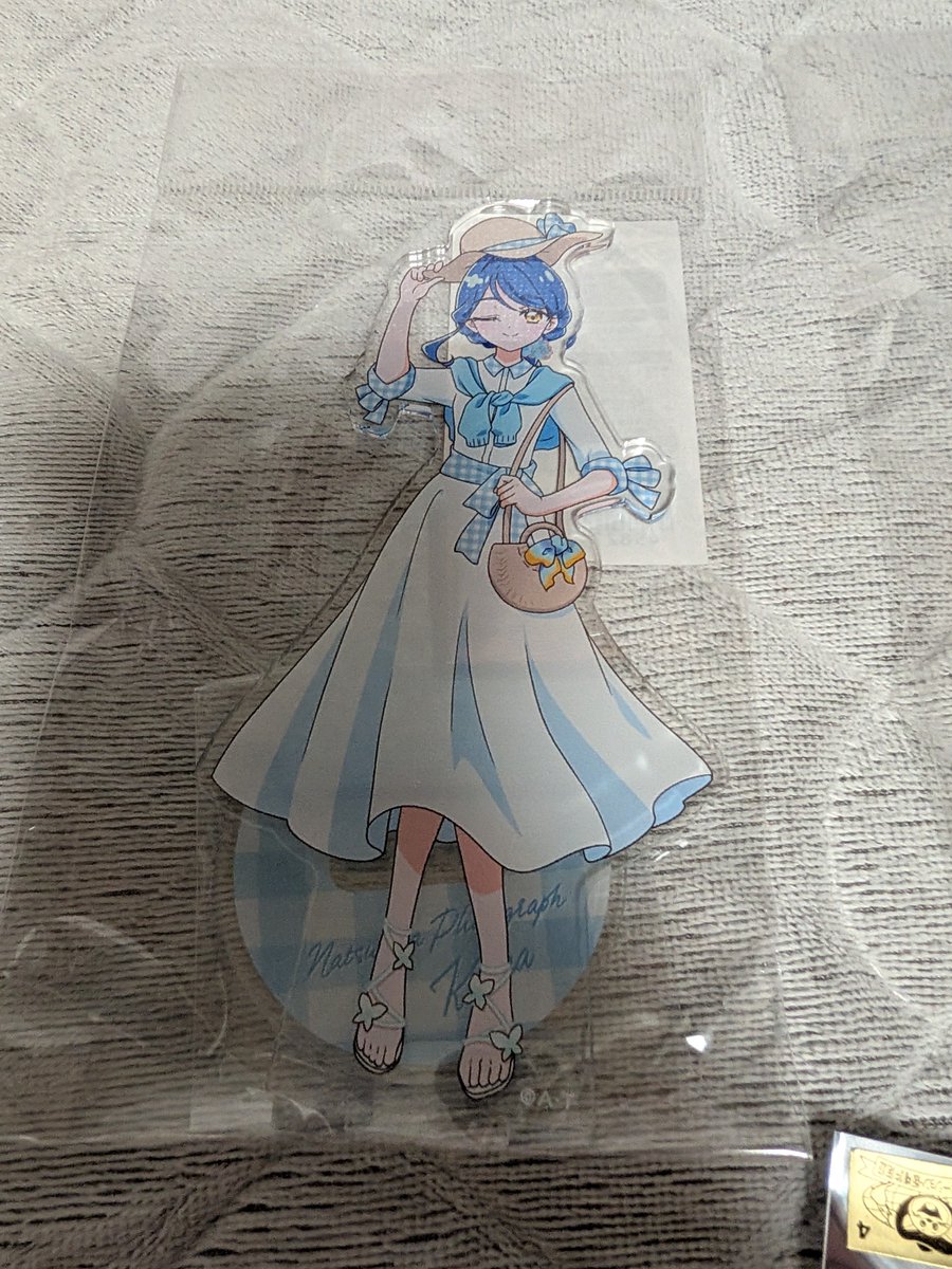 Ururu097's tweet photo. 休日出勤終わってやっと帰ってこれた。

自分の仕事ではなく、後輩の期限が迫ってる仕事をする羽目に。
後輩は平気で休んでるし、給料と仕事量が割に合ってない😭
結局家に仕事持って帰ってきたから明日は出勤してない体での仕事😞

夏空フォトグラフのグッズが届いたので、るるかに癒してもらいます。

るるか可愛すぎる❤️

#名探偵プリキュア
#たんプリ
#森亜るるか