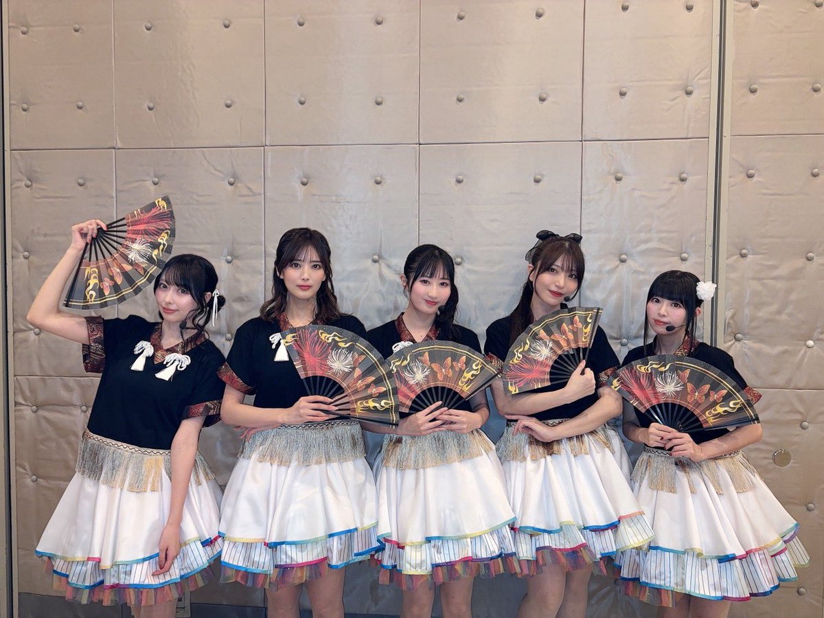 annakoto117's tweet photo. 彼岸流のリリイベでした！
ありがとうございました✨

喋りすぎて曲の披露までに体力なくなるくらい
賑やかで愉快なメンバーです笑
散花の練習もずっと楽しかった…！

12月にさらに成長した姿をお見せできるよう
これからも頑張っていきます！！ヨォーッ！

#シャニソン_リリイベ https://t.co/0E9hvgs4x9