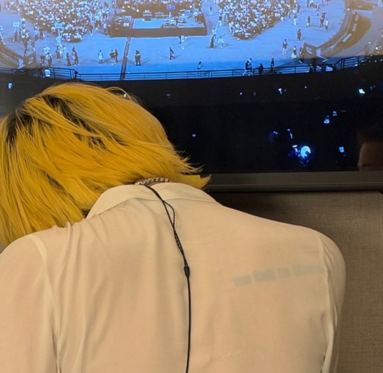 torynyong_xxgd's tweet photo. シャツから透けて見えるタトゥーがエロい☺️ https://t.co/8fKwoE3qj8