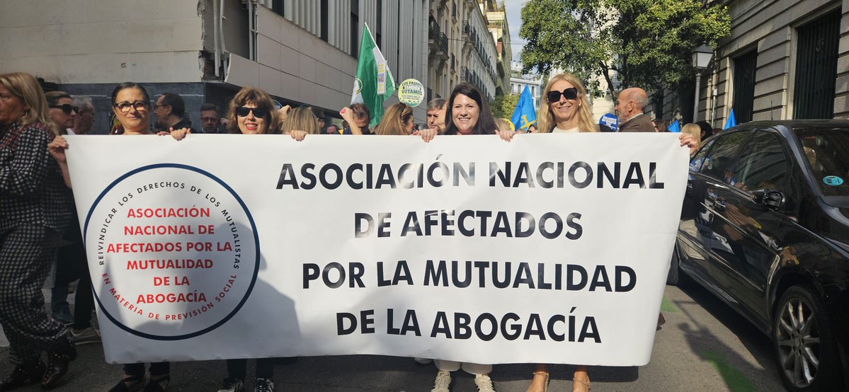 asociacionANAMA's tweet photo. #Anama #ReglamentoSinRecortes #PasarelaInsuficiente #manifestación https://t.co/hqiBeN73hu