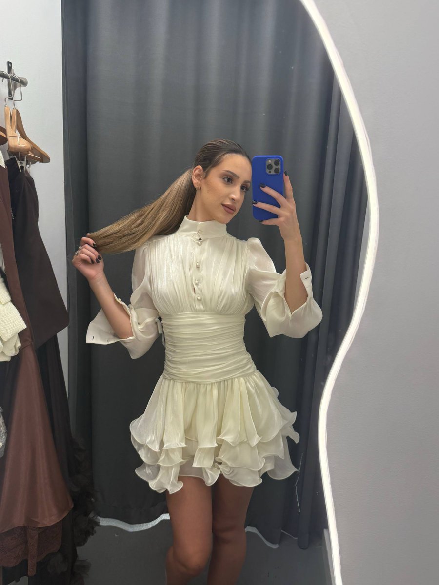 evabelovaa's tweet photo. yes. the dress has too much drama and i’m here for it https://t.co/eFAoRcIYj8
