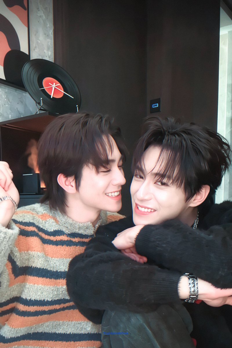 Nightshadepo's tweet photo. ㅠㅠ
#彭梓燁Leo #億軒Kingston #leoking https://t.co/REMp8KNxFy
