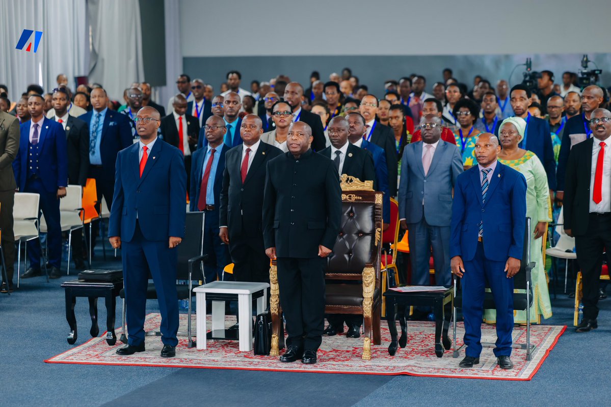 akezanet's tweet photo. 🔴 Sous le leadership du Bishop Dieudonné NAHIMANA, le Burundi vient d'accueillir pour la première fois le grand sommet spirituel africain,« HEART OF AFRICA ARISE SUMMIT 2026 »
===============
Rehaussé au plus haut niveau par le Président de la République du Burundi et Président en exercice de l’ @_AfricanUnion, @GeneralNeva, ce sommet a vu également la présence d'autres grands serviteurs de Dieu, en provenance de différents pays africains, rendant ainsi Bujumbura, la capitale spirituelle de l'Afrique pendant en journée du 13 Octobre 2026.

📌Parmi ces pasteurs, on notera notamment : Bishop Shodankeh Johnson ( #SierraLeone), Pasteur Sameh Maurice ( #Égypte), Pasteur Betta Mengistu et Pasteur Zerubbabel Mengistu ( #Éthiopie),Pasteur Charles Olatubosun Ikutiminu ( #Nigeria ), ainsi que Pasteur Ndikumana Emmanuel du Burundi, aux côtés de l'hôte Bishop Dieudonné Nahimana.

🔹Placé sous le thème : « LÈVE-TOI, SOIS ÉCLAIRÉE, CAR TA LUMIÈRE ARRIVE » - Ésaïe 60:1-3, ce sommet n'était pas une simple conférence. Organisé par @NewGenerationBu en partenariat avec Oasis Christian Center, Africa Together et Africa Fathers, il s'est voulu comme une réponse spirituelle au moment historique qu’a vécu le pays et les difficultés économiques qui ont frappé la nation.

🔹Ces travaux, qui se sont tenus au Donatus Conference Center de 08h30 à 19h30, se sont articulés autour de cinq piliers : Renforcer l’unité de l’église au Burundi et en Afrique, Contribuer à la guérison des blessures de l’histoire, Former et accompagner la prochaine génération des responsables et Mobiliser l’église pour le bien commun.

🔹Dans son mot de circonstance, Bishop Dieudonné @nadieudonne a fait savoir que l’idée de ce sommet est née de la communion fraternelle entre les pères spirituels africains à travers leur rencontre à Addis Abeba. : 

📍💬« Chaque fois qu’il y a le sommet de l’union africaine, nous prenons quelques heures le matin avant que le sommet ne commence sous le leadership du Pasteur Betta Mengistu et le Président @OluObasanjo pour prier pour l’Afrique, généralement au mois de février. Cela nous a conduit à élargir cette activité vers l’ Égypte, Sierra Leone, et cette fois-ci au Burundi».

🔹Félicitant ces Pères spirituels, le Président #NDAYISHIMIYE a invité les chrétiens à poursuivre davantage le chemin du changement. Il incombe à l'Église de : 

📍💬« se lever afin d'être un instrument de guérison, de réconciliation, de réveil spirituel, d’unité et de transformation sociale, afin de façonner ensemble l’atteinte à la Vision 2040-2060 du Burundi et le développement de toute l’Afrique.»

➡️ Vous saurez que ce sommet a vu la participation de plus de 700 personnes venues des différentes églises du Burundi. Ils ont partagé le repas, la sainte parole, et l’épanouissement mutuel.

#lesbeautesdecheznous #akezanet #OASIS #Burundi