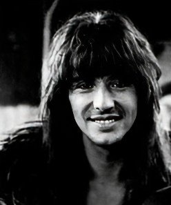 CherylWood38496's tweet photo. Good Morning Richie 💕🌹🎸🎶
Good morning Sambora Family 💜✨
Enjoy your weekend!  🥂🍾 🍨🍔🍽️
#RoadTo1Million 🎧🔊
@TheRealSambora https://t.co/h7kacISGvc