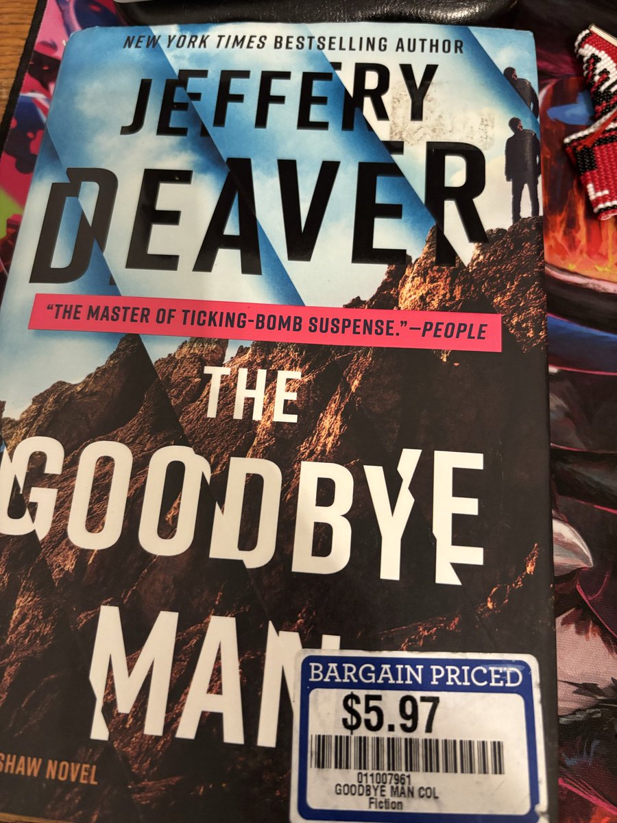 MIKEJ2OO1's tweet photo. I finally finished reading this book. 86 chapters https://t.co/p7NL3PqqJQ