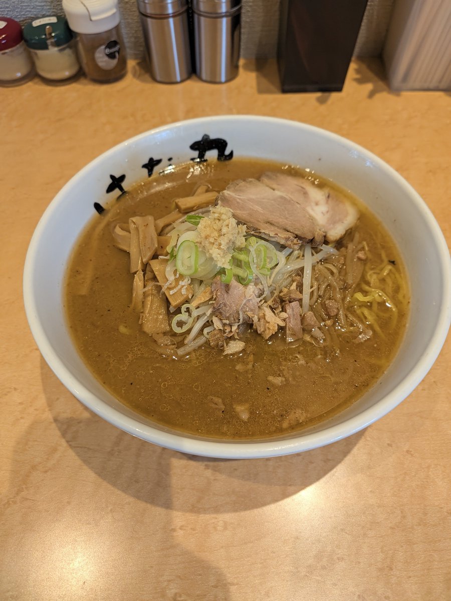 R6sGin1's tweet photo. 昨日も晩飯と今日の昼飯！
1枚目
スープカレー　侍
2枚目
らーめん　はなまる https://t.co/XXkyCSuZHw
