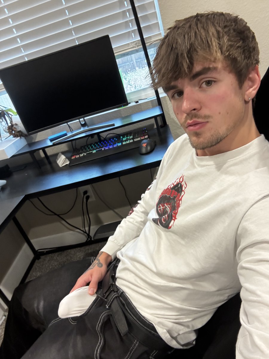 BrooksBeMine's tweet photo. nude version in comments https://t.co/rPKCEgCaor