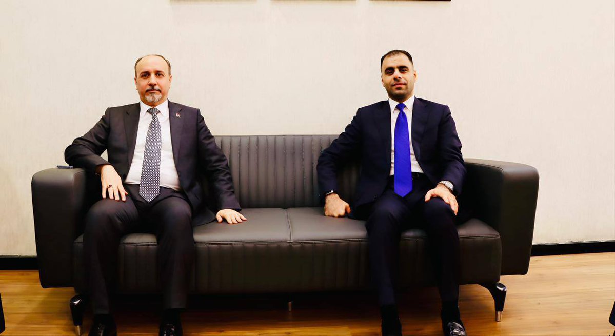 SafaaAlkanane's tweet photo. استقبلت أخي معالي أمين بغداد، المهندس عمار موسى كاظم، الذي بارك لنا تسنّم مهام الوزارة. وبحثت معه ملف قطع الأراضي لموظفي وزارتنا، الذي يمثّل أولوية قصوى لديّ، تقديرًا لجهودهم وعطائهم https://t.co/gVNazMyEtd