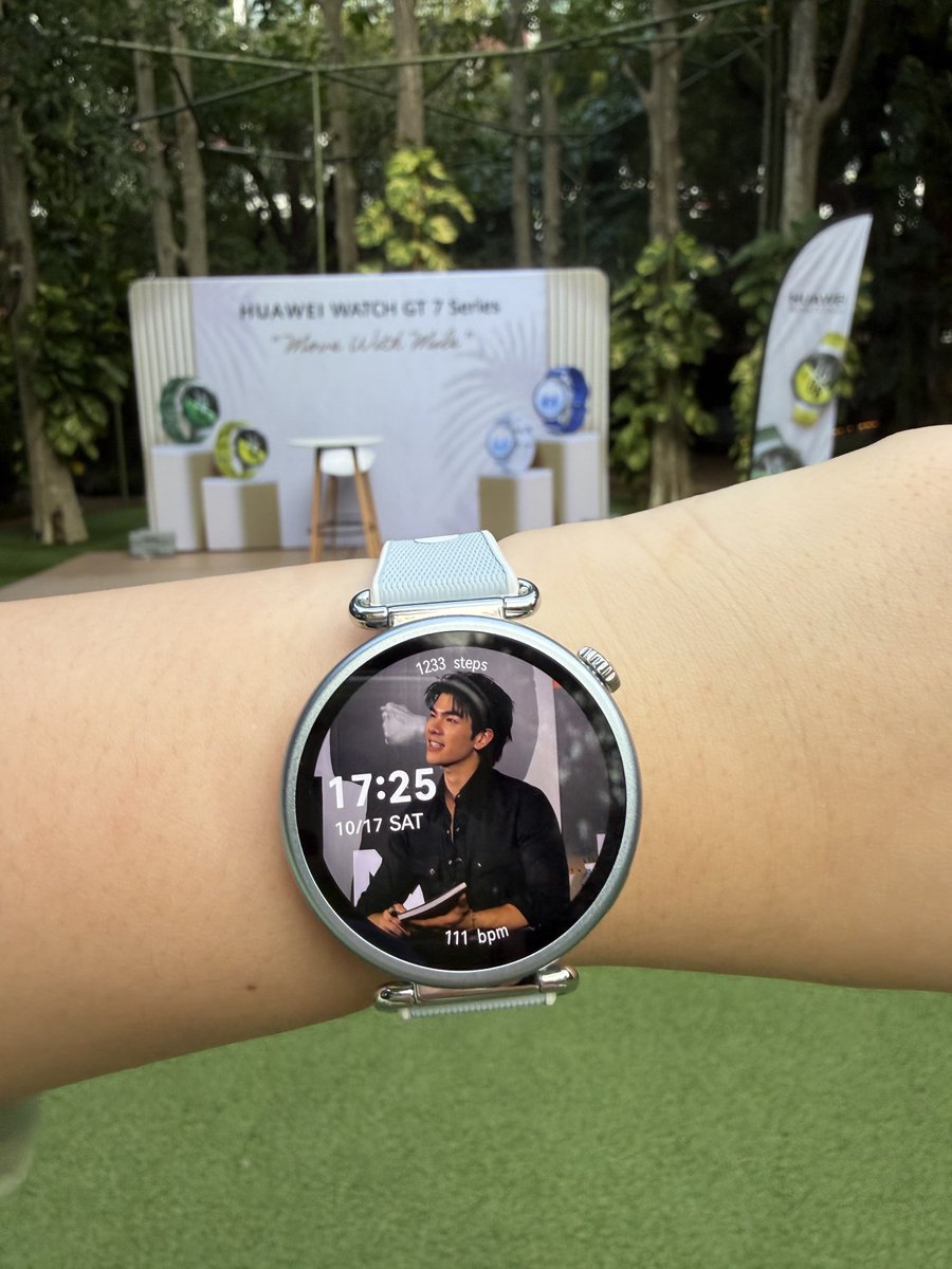 hipjingjing's tweet photo. HUAWEI WATCH GT 7 Series "Move with Mile" งานน่ารักมากๆ มีกิจกรรมให้ทำหลากหลาย บรรยากาศดีมาก รู้เลยว่าแบรนด์ตั้งใจสุดๆ สนุกมากได้ออกกำลังกายกับพี่มายด้วย จัดอีกนะคะพี่ HUAWEI 💚✨️

#HUAWEIWatchGT7xMilePhakphum #HUAWEIWatchGT7MoveWithMile #HUAWEIWatchGT7Series 
#MilePhakphum https://t.co/VNSInkVeVM