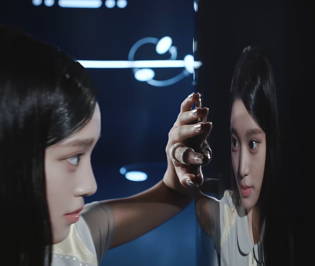 omyEbi2jWz5SXYc's tweet photo. 영 Afterimage 잔상
히메키 Refraction 굴절(빛 소리 공간?)
보라 Latent 잠재력 (이거 진짜 뭘까)
시리 Heartbeat 심장박동 (생명?)
라다 Zenith 정점 (능력을 증폭 시키나?)
메르시 Lit Window 통로 생성
아윤 Cold Storage 상태 보존
오아 Reflection 반사
아이찡 Freefall 자유낙하(중력조작?) https://t.co/7gBJ3kP0Tt