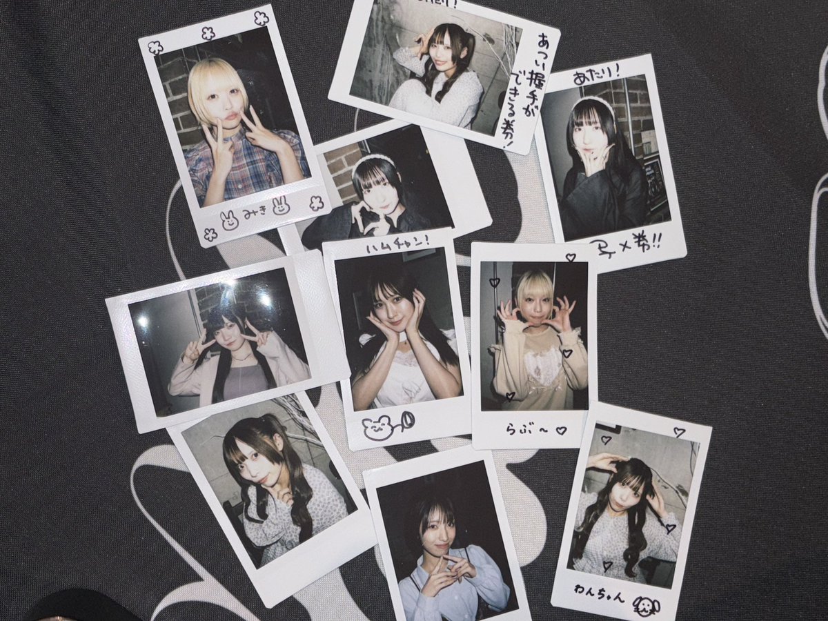 SOMO2_official's tweet photo. 【🛒メンズの皆様に朗報🛒】

当たり付きランダムチェキに女性限定イベントでのお洋服のチェキを追加いたしました✨
グッズ販売ブースにて是非お買い求めください⭐️

※当たりチェキの使用期限は本日中となっております！必ず本日の特典会にてご使用ください。

#SOMOSOMO https://t.co/nJUpmblect