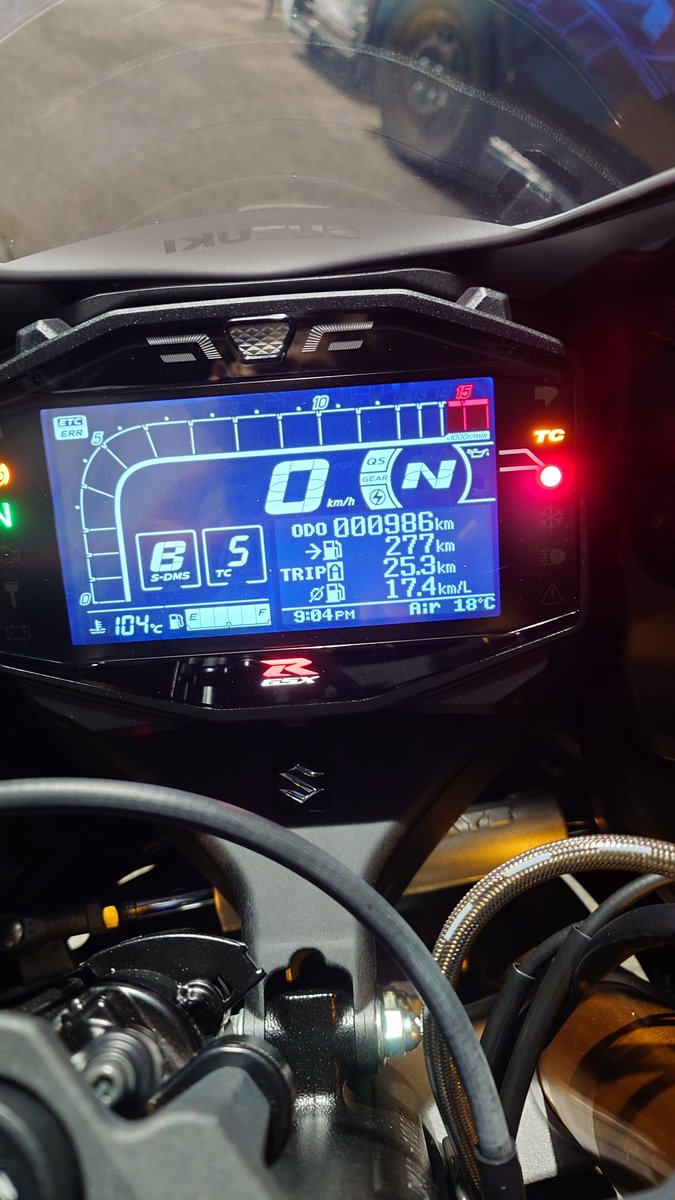 GSXR600L0's tweet photo. あと14キロ
明日バイク屋に向かう道中で1000キロ達成確定

今月7日に納車されて11日で一応初期慣らし完了

23日に間に合わした https://t.co/EgaorTLvpx