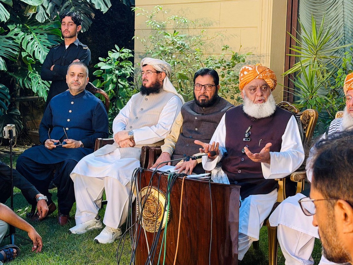 MujeebRehman174's tweet photo. ہماری آواز پنجاب تک پہنچ چکی ہے، اب ہر سوال کا جواب دلیل سے ہوگا! ✊
ابو عکاشہ 
#اسٹیبلشمنٹی_راج_نامنظور
#دہشتگرد_بہانہ_ذخائر_نشانہ
#مولانا_کا_بیانیہ_جیت_گیا
#نعرےنہیں_امن_دو
#معدنیات_حساب_دو https://t.co/mDXpfO78Od