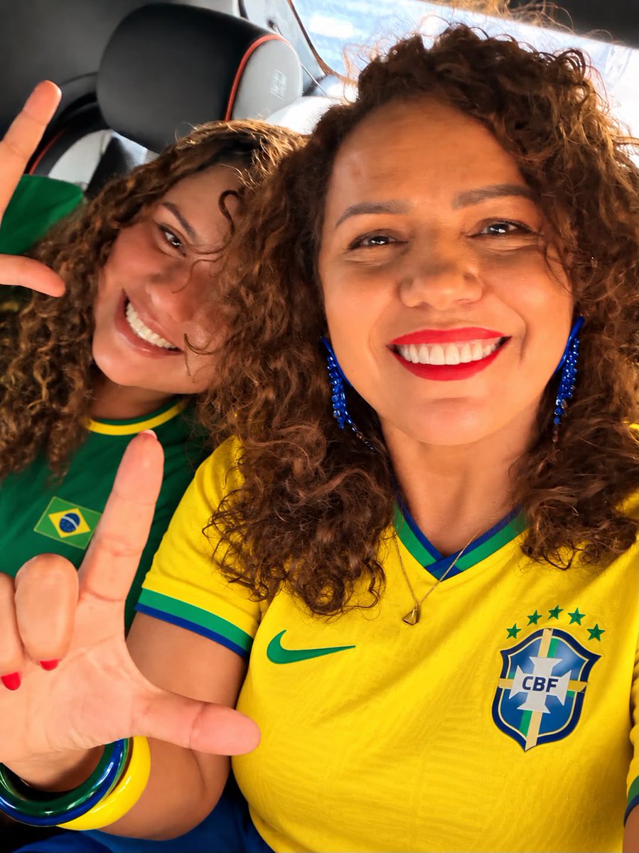 dadacoelho's tweet photo. O Brasil é dos brasileiros! 
Bora, @LulaOficial 
Maria Antônia Máximo 💛💚✨📚

#brasilinteiro
#verdeeamarelo
#overdeeamareloénosso https://t.co/x4iTRjm8AW