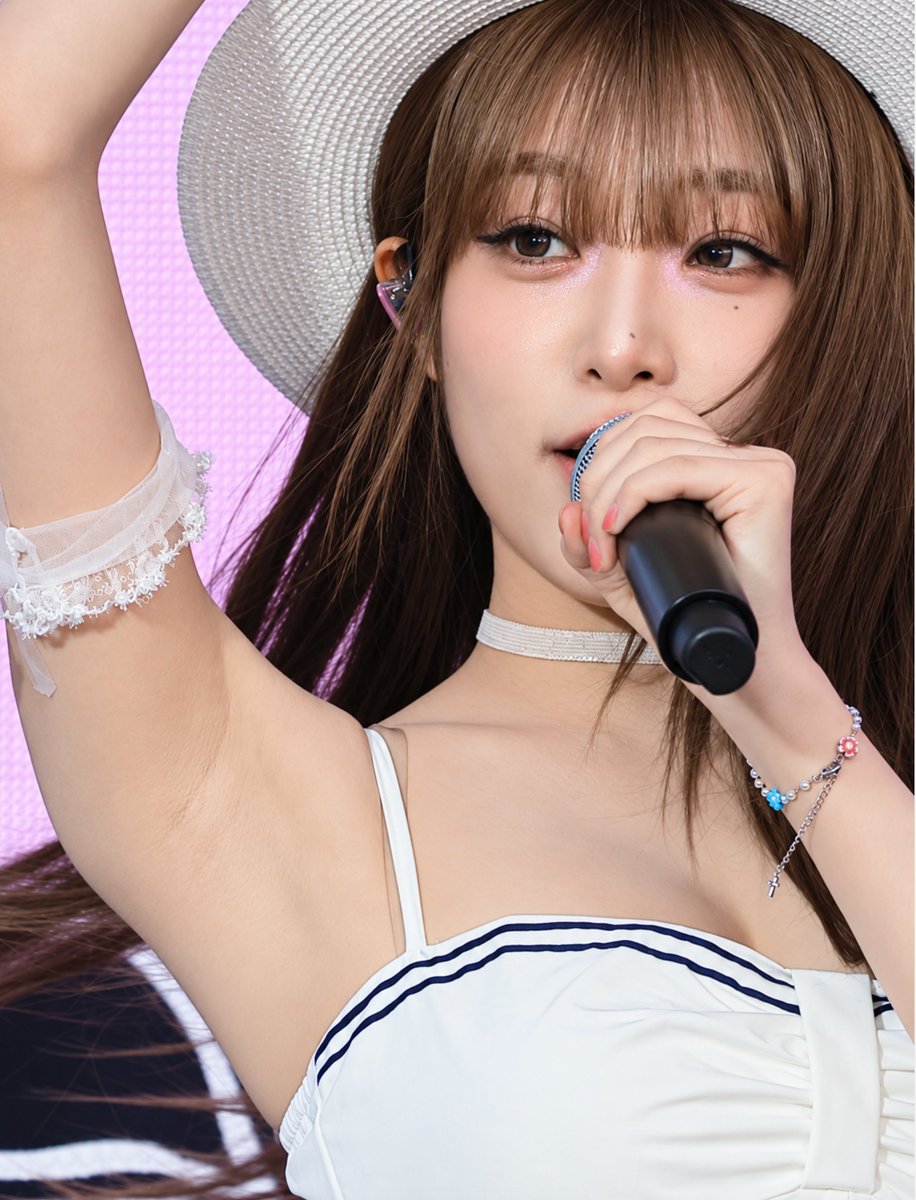 rayb77's tweet photo. YENA  イェナ https://t.co/xniSyYbIPP