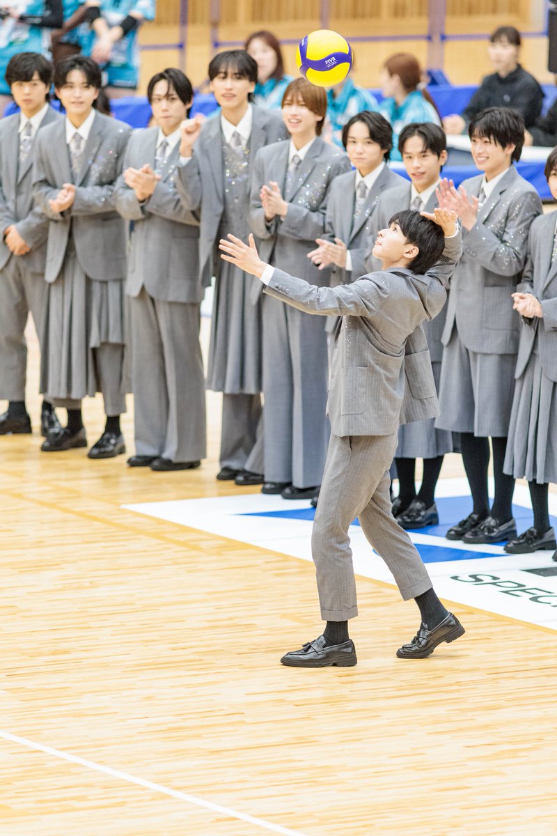 kaisenzenya618's tweet photo. 26.10.17
バレー見に行ったら知らない
グループが
推しの方々に届けばと
#clooudten 
#SVリーググロース
#カノアラウレアーズ福岡
#飯塚市総合体育館 https://t.co/7fgHyEg0Z8