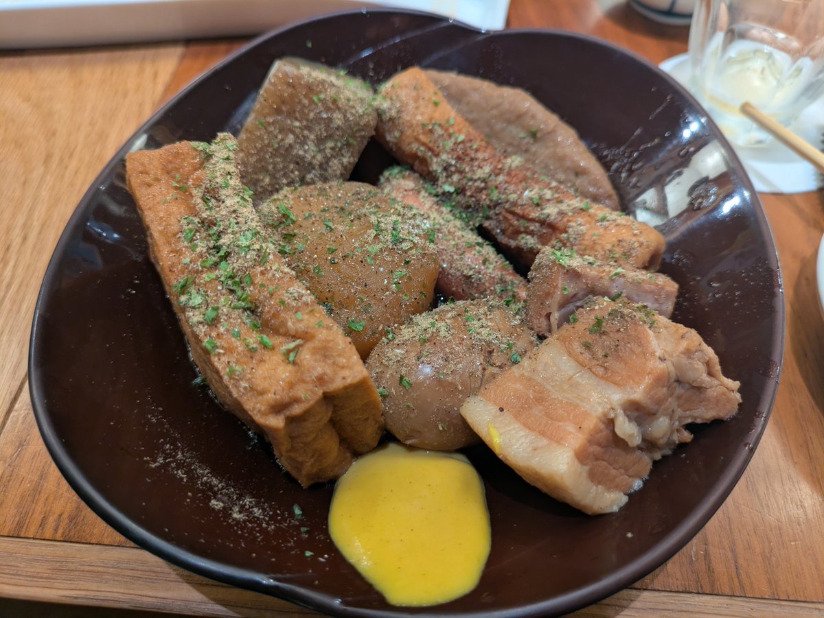 yawarashi's tweet photo. 試合後は静岡まで戻って打ち上げ。静岡おでんて現地で食べたの初めてかも。ほーん。 https://t.co/CyUXRAzt0q