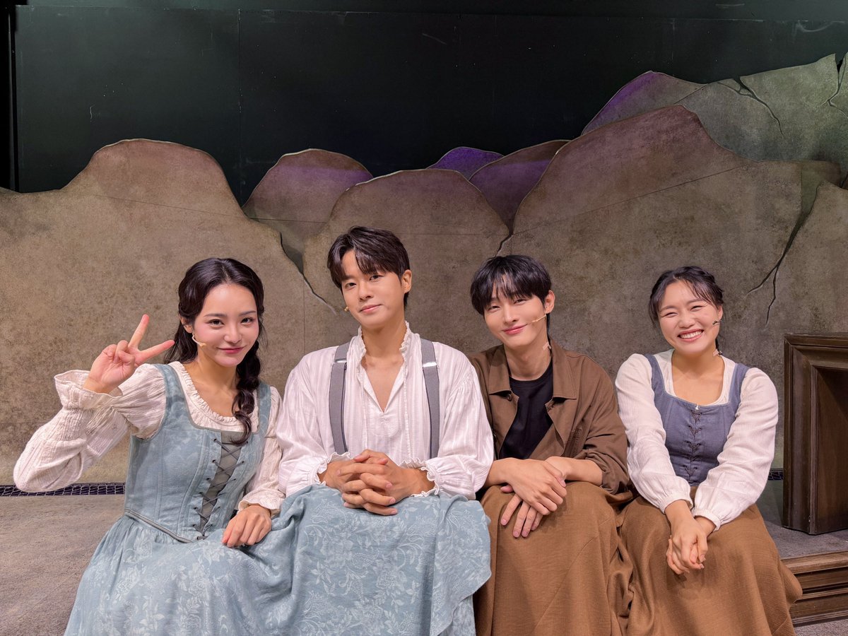 rnbtheatre_kr's tweet photo. [뮤지컬 #소년의초상] 🎨💐

🖌️마지막 공연 페어 사진

로지나│임예진
마르타│송영미
야코포│윤지성
마르첼로│박선영

예진 로지나, 영미 마르타, 지성 야코포의 
마지막 공연이 마무리되었습니다. 
많은 응원 감사합니다!

2026.07.28 - 10.18
대학로 TOM 2관 https://t.co/kAMRZyz7iE
