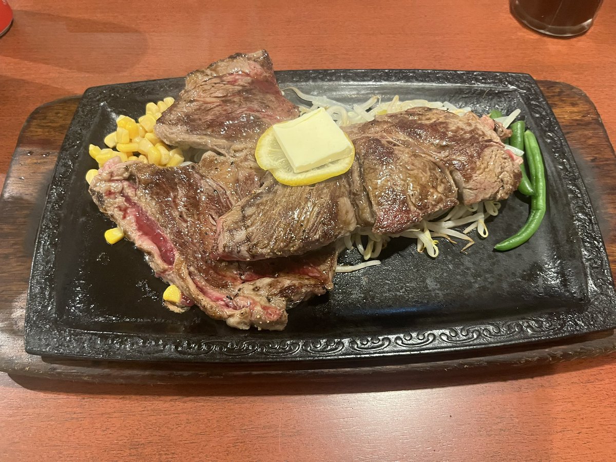 AppleTapiTapi's tweet photo. ステーキの後に一蘭行って腹がきつい https://t.co/lqkvwvE3Ge