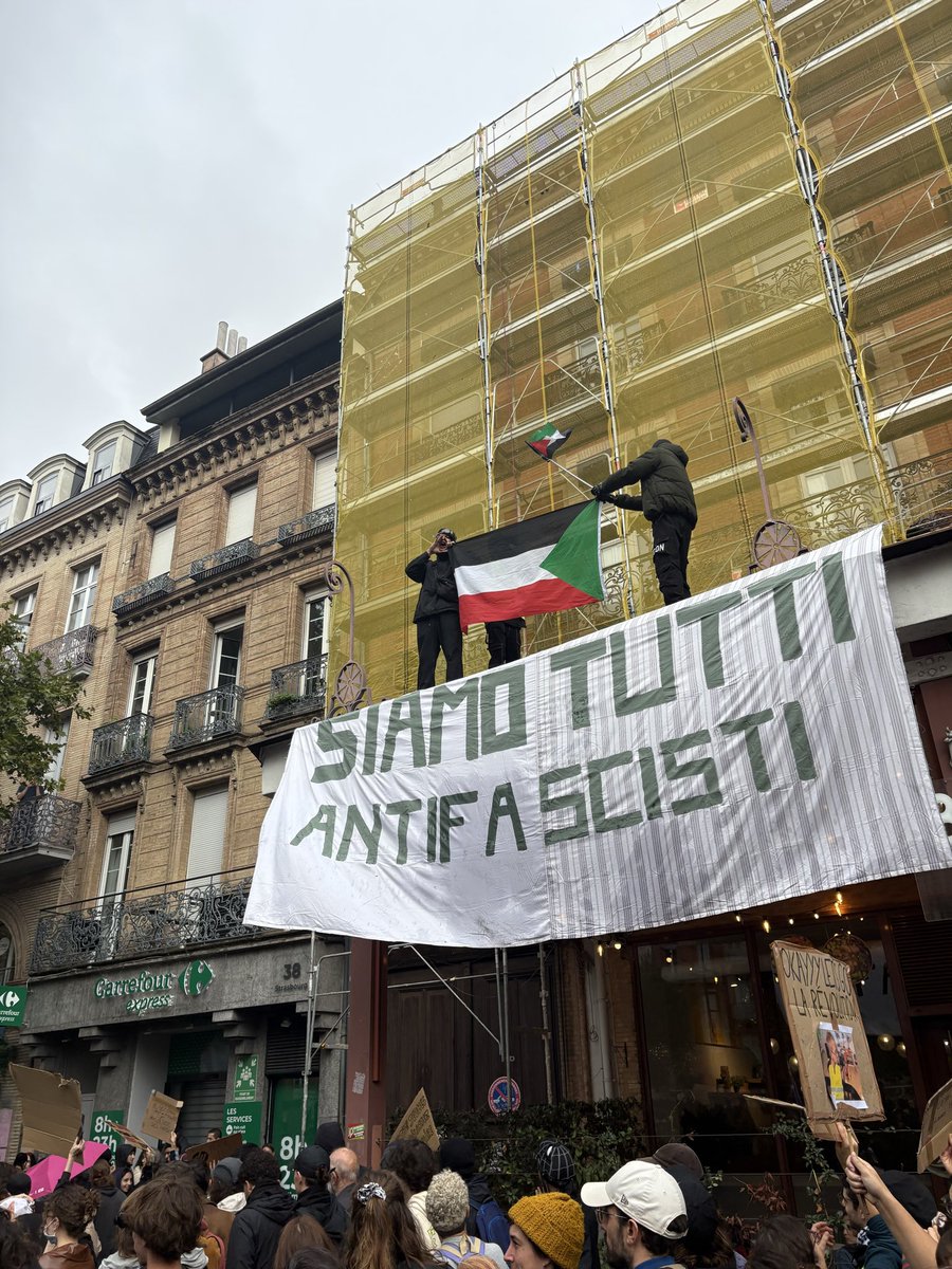 Monvier2204's tweet photo. ça c’est ma france https://t.co/dHuEhMPxxY