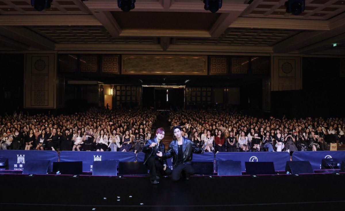 TrendforPerth's tweet photo. Thank you Macau for the warm welcome to PerthSanta, thank you for taking the time to meet them. Please go home safely and see you soon na 😚🫶

PERTHSANTA LOST IN LOVE

#PerthSantaFMinMacau
#PerthSanta #เพิร์ธแซนต้า https://t.co/8Nd7Hf6nO4