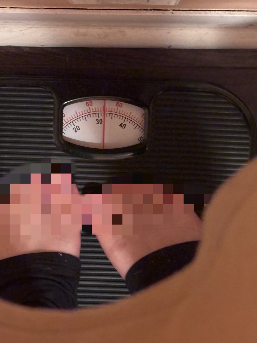 koiloryan's tweet photo. i really need a real digital scale i just cant trust this analog https://t.co/Zu5Pw9viBb