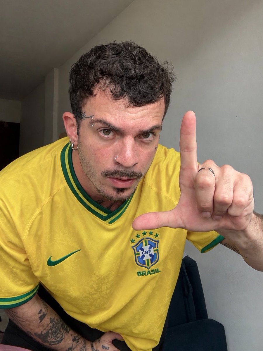 bixxao's tweet photo. a meta deve tá malucaaaa ❤️🇧🇷⭐️ #OVerdeEAmareloENosso #Lula13 https://t.co/WYezARPSLC