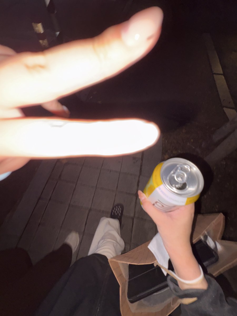 kkiiilld's tweet photo. 어제 퇴근하면서
넘넘 힘들어서 길술 함^^ 
뉴트럴최고 https://t.co/tTmLM3Y6TR