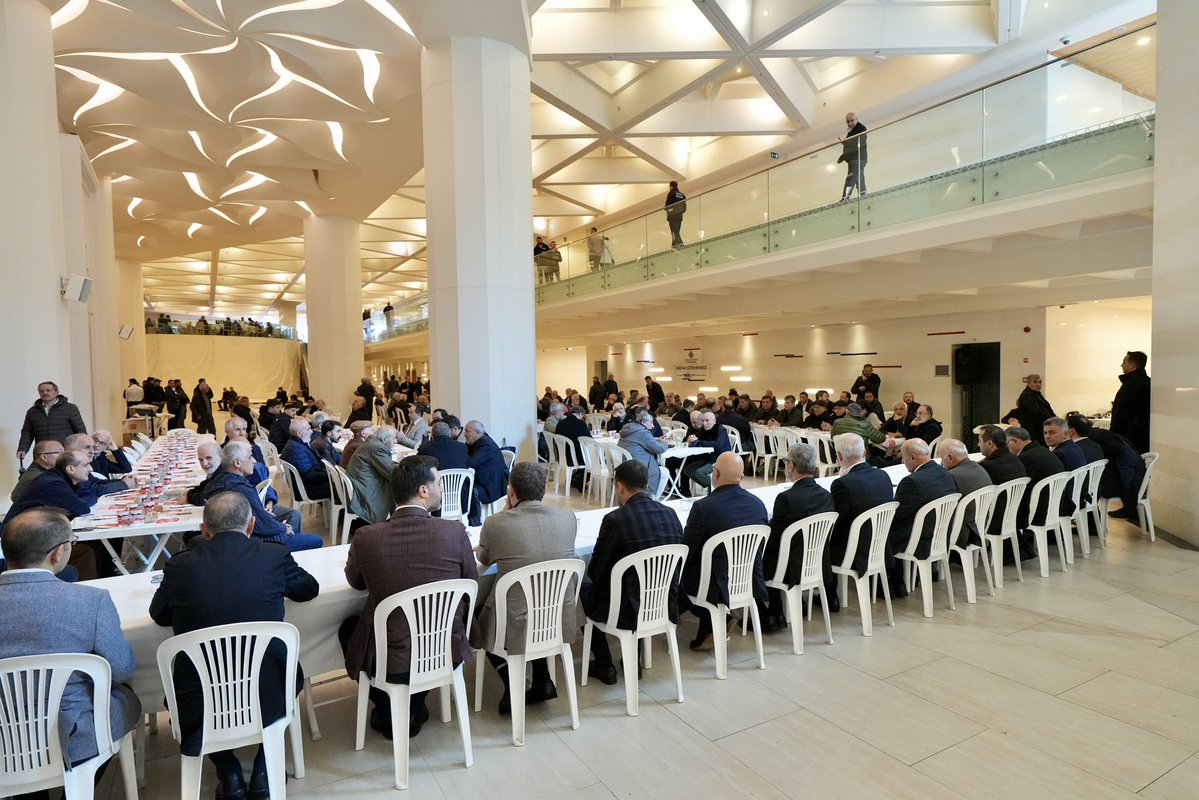 uskudarbld's tweet photo. Merhum Başkan Vekilimiz Dündar Ziya Gültekin için Marmara İlahiyat Camii fuaye alanında düzenlenen taziye programımız devam ediyor.

Bu acı günümüzde yanımızda olan, taziyelerini ileten ve acımızı paylaşan tüm hemşehrilerimize teşekkür ediyoruz.
 
Taziyelerini iletmek isteyen hemşehrilerimiz için programımız bu akşam saat 20.00’ye kadar devam edecektir.