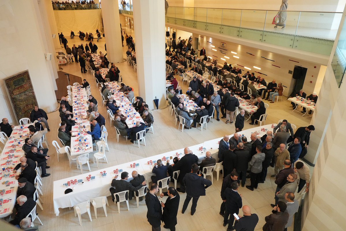 uskudarbld's tweet photo. Merhum Başkan Vekilimiz Dündar Ziya Gültekin için Marmara İlahiyat Camii fuaye alanında düzenlenen taziye programımız devam ediyor.

Bu acı günümüzde yanımızda olan, taziyelerini ileten ve acımızı paylaşan tüm hemşehrilerimize teşekkür ediyoruz.
 
Taziyelerini iletmek isteyen hemşehrilerimiz için programımız bu akşam saat 20.00’ye kadar devam edecektir.