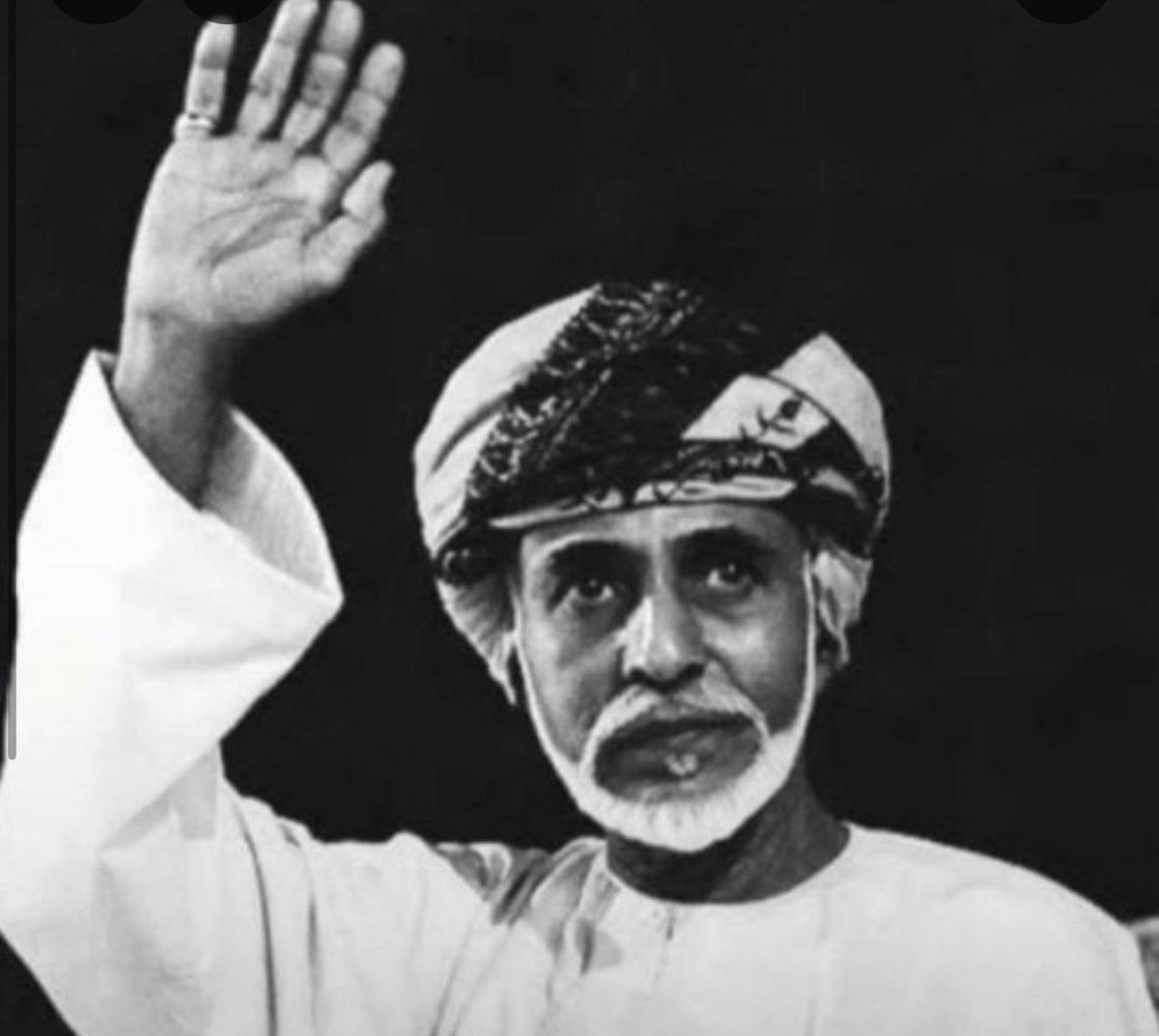 LaBoBo94's tweet photo. قررت أتوقف عن التحدث عن السعودية استجابةً لحكومتي الحبيبة العزيزة ووفاءً لـ أعز الرجال وأنقاهم . https://t.co/fUsp24Fed7