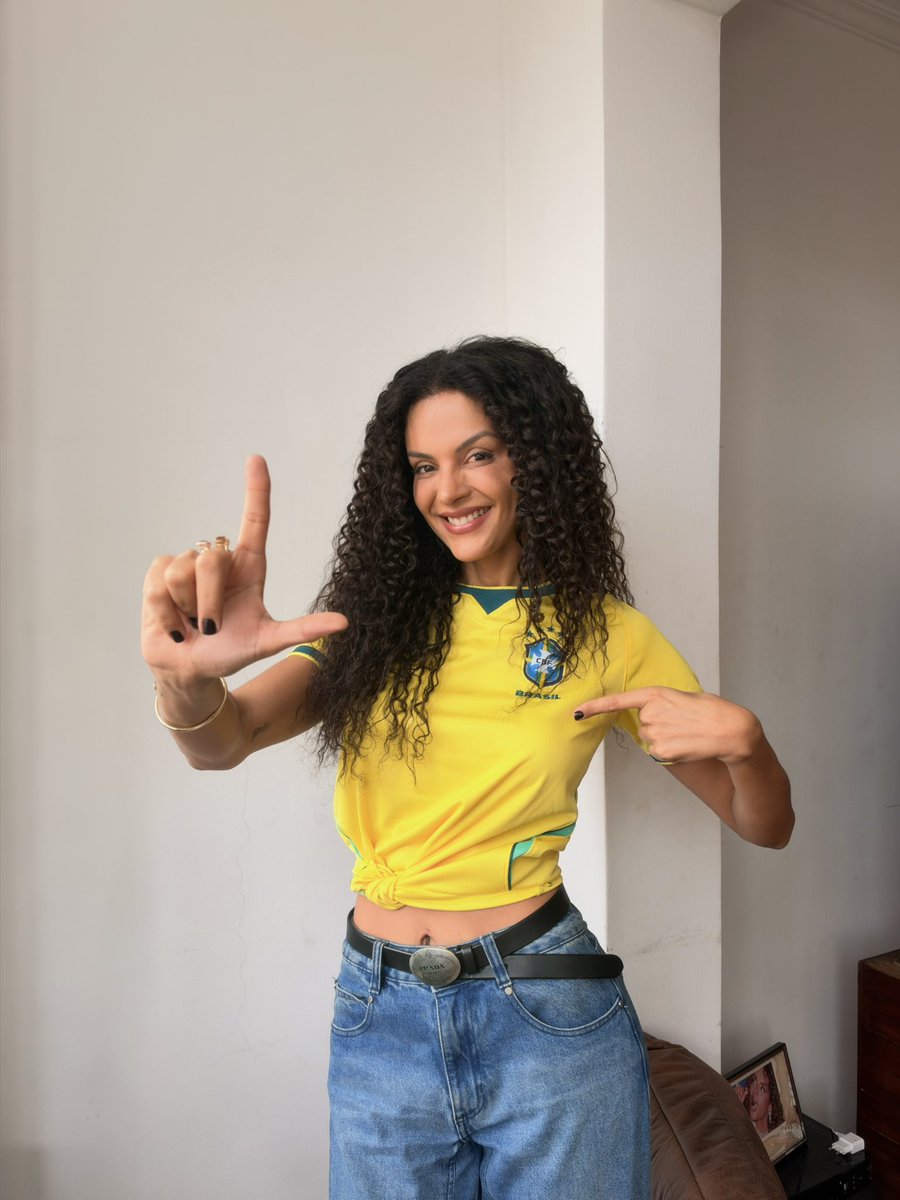 gabriellaloran's tweet photo. To com @LulaOficial e não abro! Dia 25 é 13 ♥️⭐️🦑 #LulaPelaDemocracia #LulaVerdeAmarelo #exercitodoLula https://t.co/YXFK769aWj