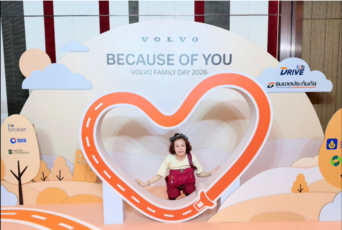 Zhangroushan11's tweet photo. มีความสุขใจ💕น่ารัก🥰อบอุ่น💐😍
เป็นกันเอง🤣อิ่ม😋อร่อยมากมาย👍🫖🍰🍫🍵🍱🍜🍲🍛🍤🍣แต่เช้า🌝🌼
ในงาน #Volvo Family Day 2026
(17-18/10/2569)

คุณว่าน ธนกฤต แต่งเพลงและร้องเพลงนี้
ร้องเพราะ ร้องดี หล่อเหมือนเดิมคะ
🎤🎼👍#Because of you
#VolvoCarsThailand
#volvo
#ว่านธนกฤต https://t.co/zObCPY5hKU
