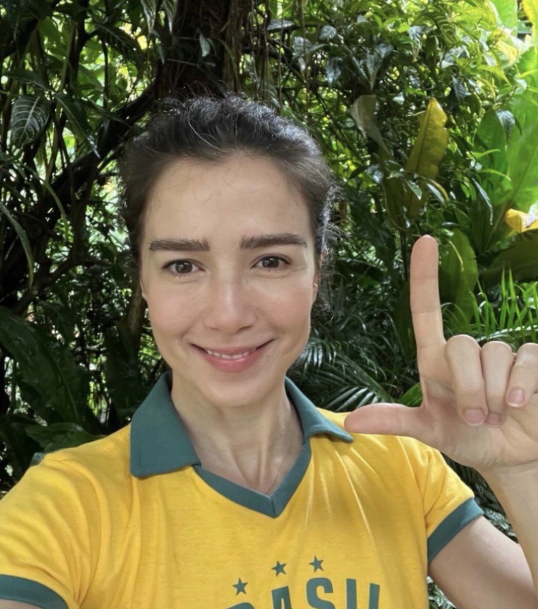 tracklist's tweet photo. Marjorie Estiano declarando apoio a Lula em nova foto. #Eleições2026 https://t.co/SkZM8TT6pb