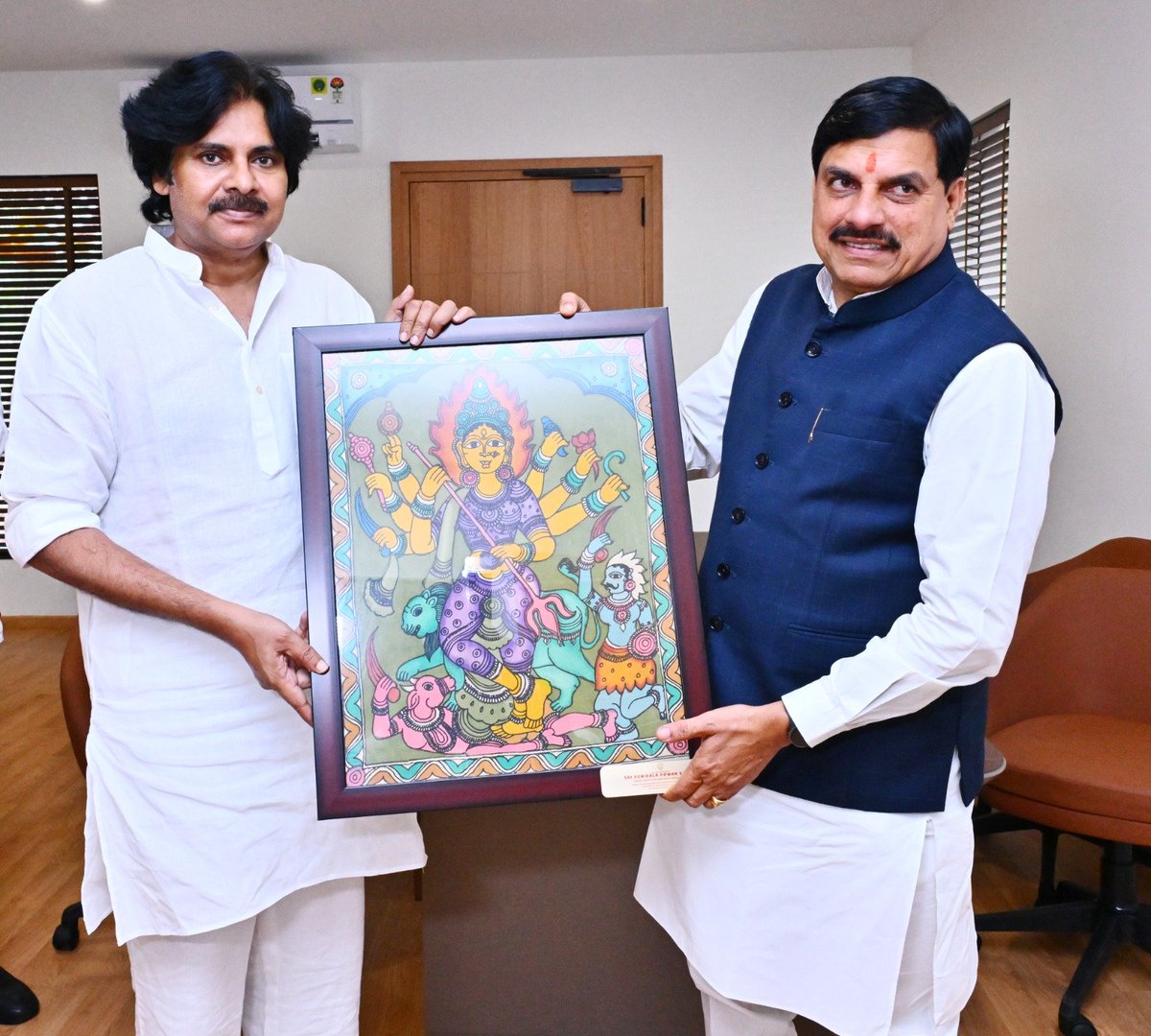 JanaSenaParty's tweet photo. @PawanKalyan @DrMohanYadav51 https://t.co/VukisdHYBC