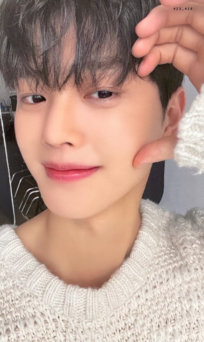 haru423_b's tweet photo. 미남의 셀카달란트 느껴보자 https://t.co/aQPd9PgxNQ
