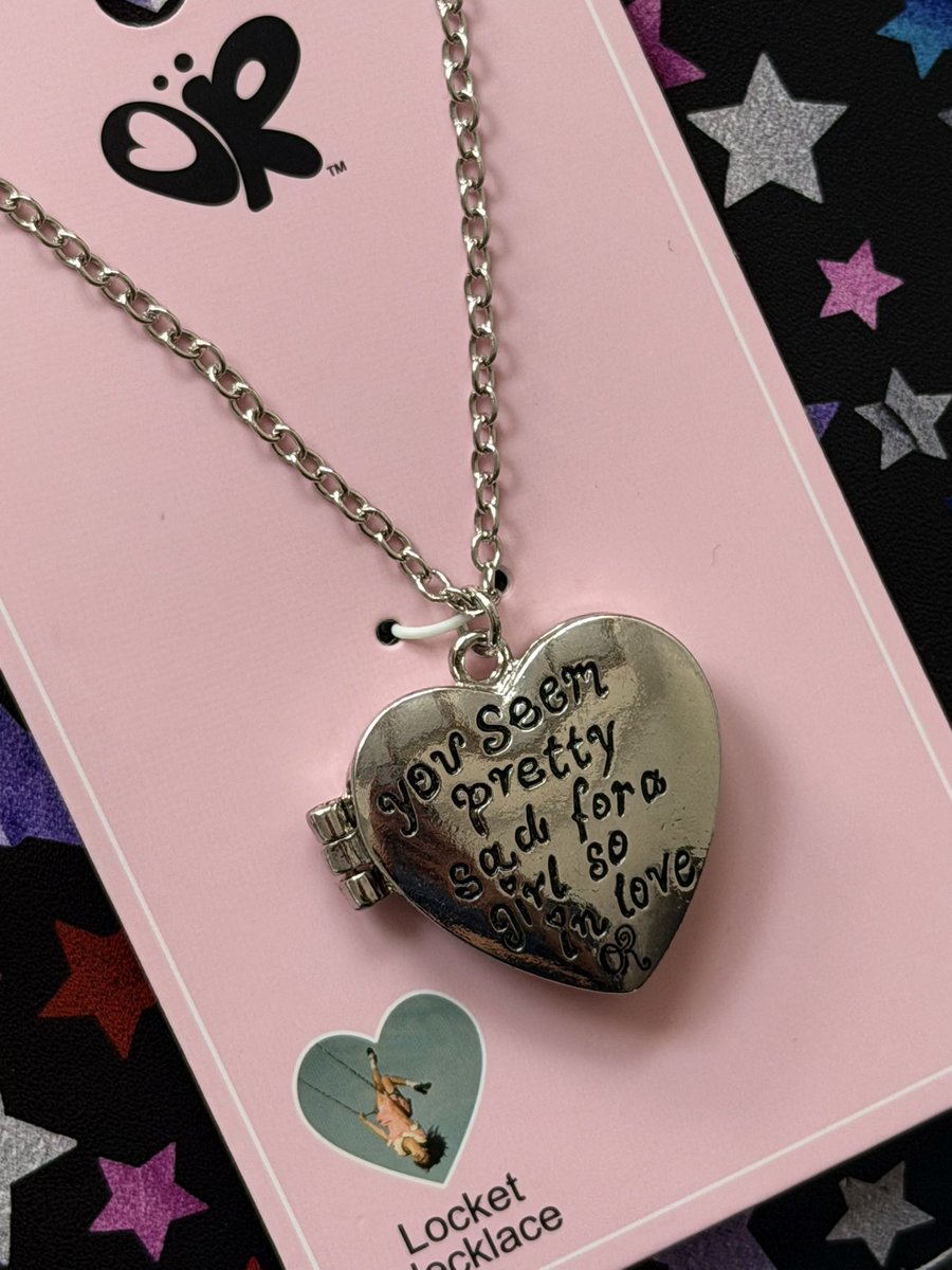 curedlacy's tweet photo. so buy me silver jewellery!! <3 https://t.co/Ku5SRFve1z