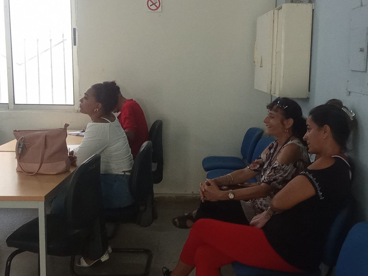 jctlcp62440's tweet photo. La capacitación en IA en Güira de Melena forma parte de un proceso sistemático de preparación de cuadros locales. Apuestan por la transformación digital y por usar la IA como aliada, con criterio y responsabilidad, para elevar la calidad de vida. #InteligenciaArtificial #Artemisa https://t.co/2PgfGP0hoj