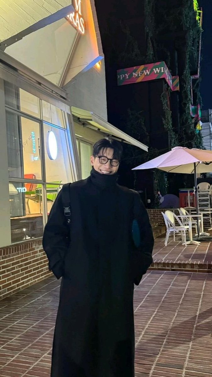 offscoups tweet picture