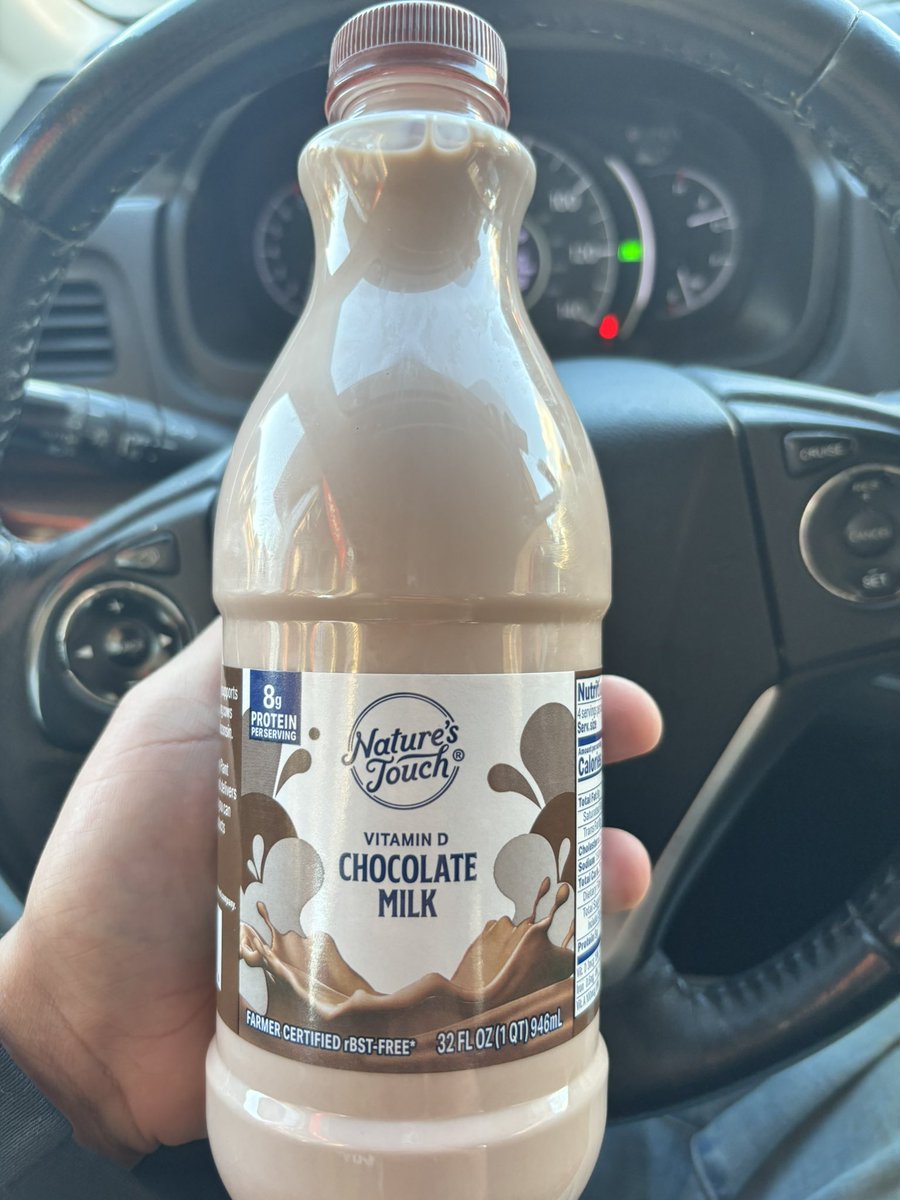 choccy_milkies's tweet photo. No other choccy milk comes close
too @KwikTrip ’s choccy milk 🤤 https://t.co/pd0cEBazZC