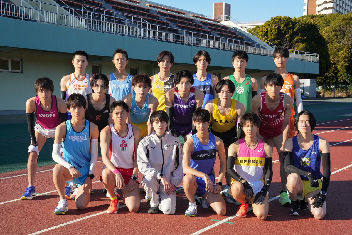 SakuraItohJoan's tweet photo. まだまだ斜に構えてる奴らも含めてさ、やっぱりあんなに真っ直ぐ気持ちをぶつかり合わせられるって、いい時代だよ
それぞれ「走る」ことにこだわりがあるんだよ、好きなんだよ結局のところ。
渦中の彼らは今は思い悩み必死だろうけど。

#俺たちの箱根駅伝 いいドラマだなぁ https://t.co/tkubucAb3h