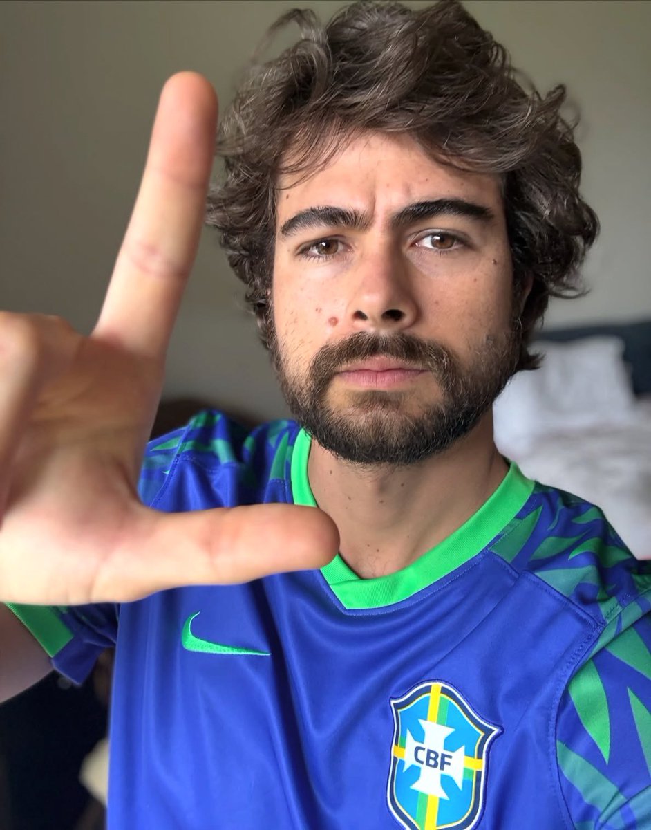 tracklist's tweet photo. Rafael Vitti declarando apoio a Lula em nova foto. #Eleições2026 https://t.co/HceCm0qjSC