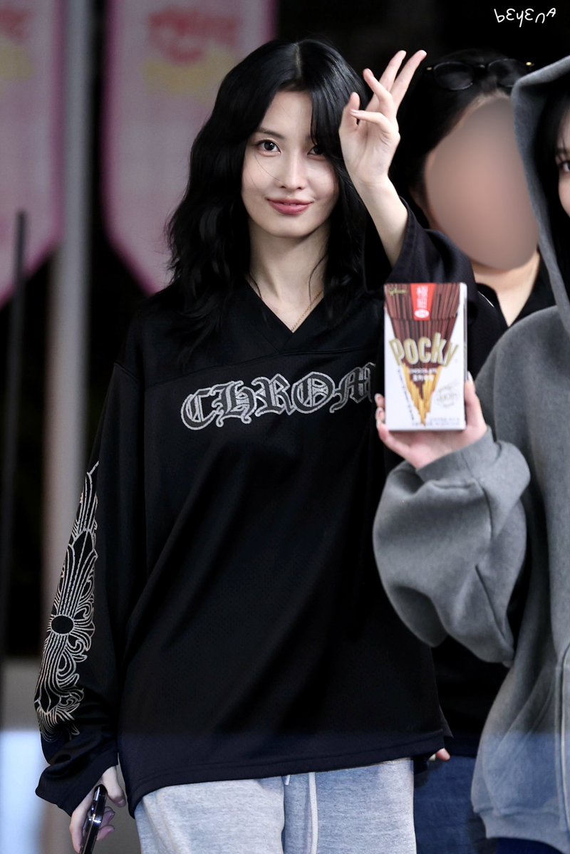beyena_'s tweet photo. 261017 MOMO 퇴근

✌️👋😎

#TWICE #트와이스 
#MOMO #모모 #モモ https://t.co/v2kAWBw3Vy