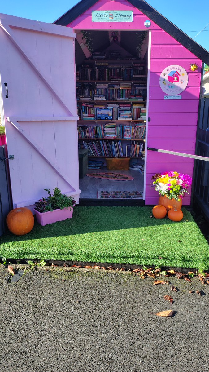 Nature_Lens1's tweet photo. If your ever in Portadown stop at this beautiful wee free library, take a book leave a book #seagoelittlefreelibrary https://t.co/f8WSQgHo1x