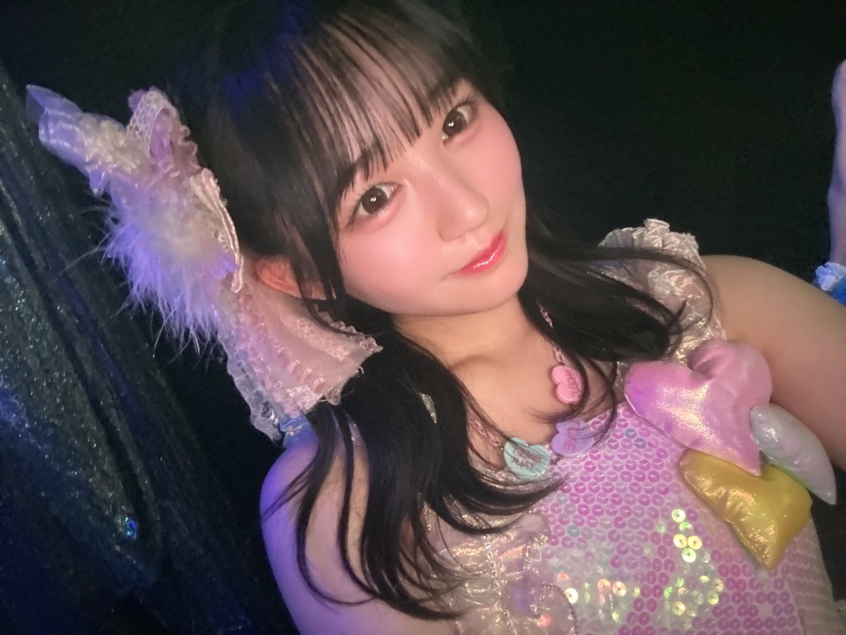 yuina_hkt48's tweet photo. #HKT15周年ツアー 愛知公演🏯

夜の颯さん卒業セレモニーでは、
バックダンサーのこぐまとして出演させていただきました✊🏻

とっても緊張したしめちゃくちゃ難しかった!!!🥲
熊颯さんの後ろで踊ることができて嬉しかったです🧸♡

ユニットは ウィンブルドンへ連れて行って
ピンク色でした🩷 https://t.co/ziqQSNr3TD
