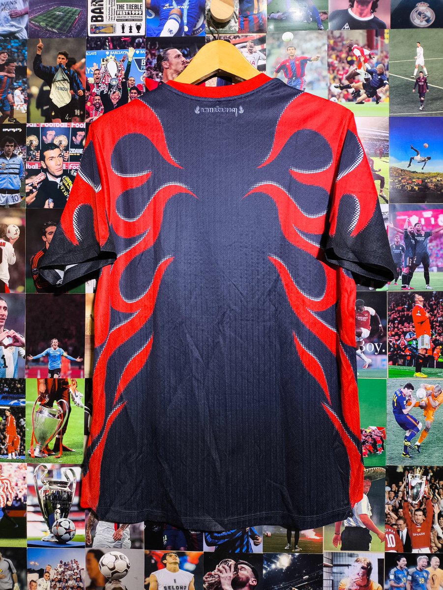 lelanglawas's tweet photo. Detail #LawasMalamMinggu - Sabtu, 17 Oktober 2026
#Lawas8
Persedikad Kediri 2023-2024 Third
Size XL (72x52cm)
MULUSSS
BNWT https://t.co/pkNkN5Km42