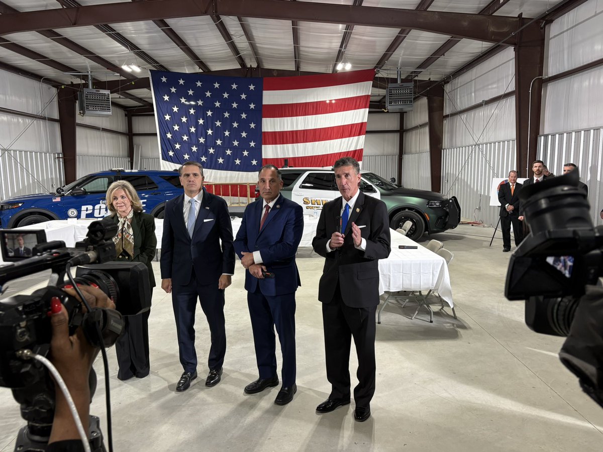 RepDavidKustoff's tweet photo. I was honored to participate in yesterday’s roundtable marking the one-year anniversary of the Memphis Safe Task Force.
 
Thank you to all the law enforcement leaders who participated in today’s event.
 
I also appreciate @MarshaBlackburn, @AGToddBlanche, United States Attorney for the Western District of Tennessee Michael Dunavant, and @USMarshalsHQ Director Gadyaces Serralta for bringing everyone together to discuss the task force’s progress.