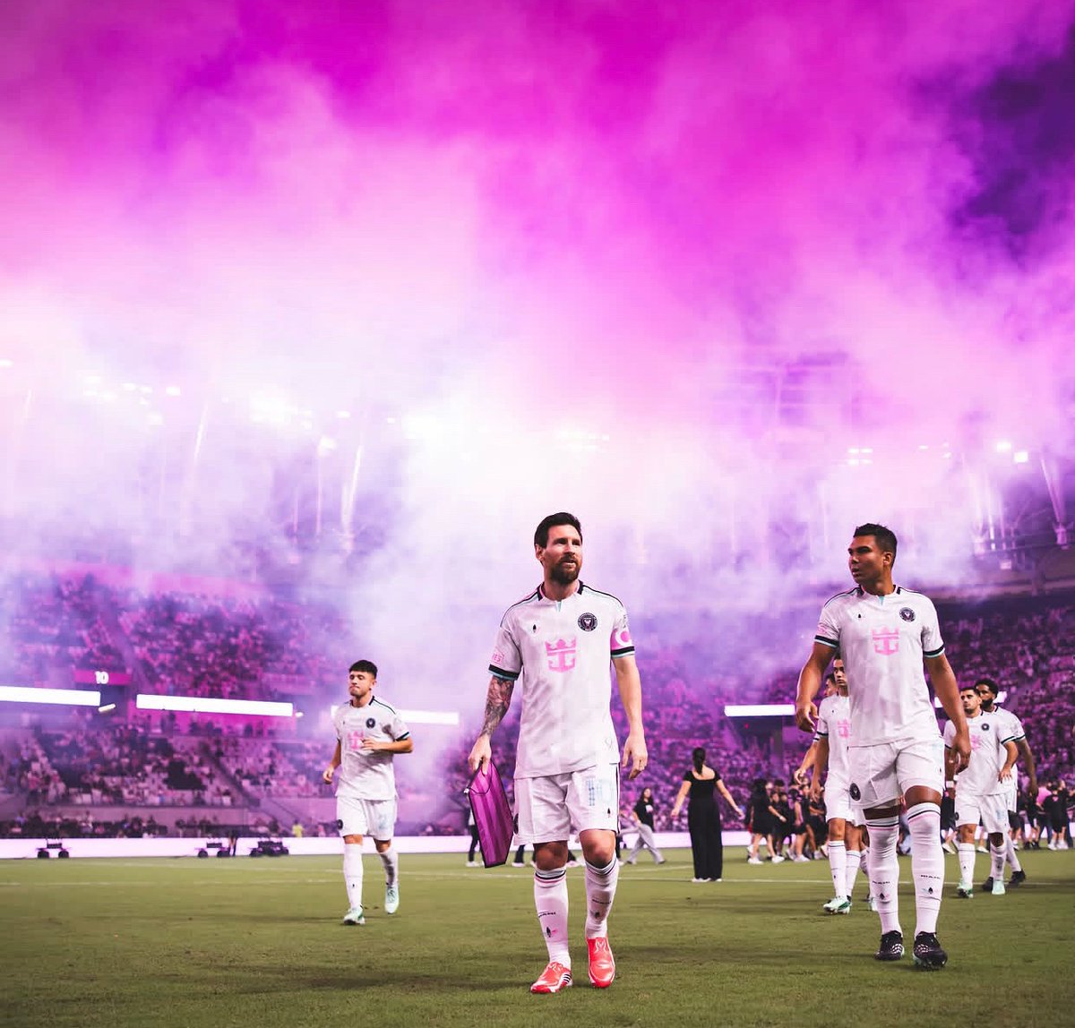 Messi_pins's tweet photo. https://t.co/CzZrFme1lP