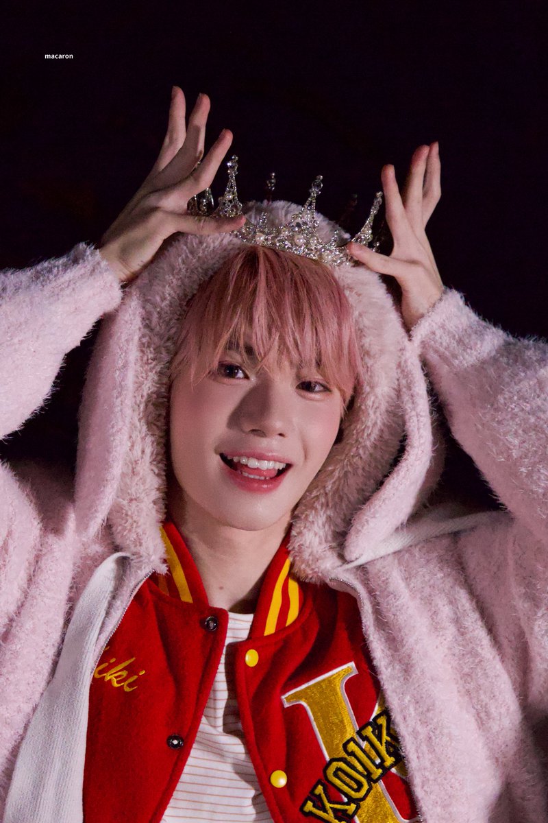 macaronprince_y's tweet photo. 261017  팬사인회

🐇👑💕

#KO1KEYZ #YOSHIKI #矢田佳暉 #요시키 https://t.co/cn7uTOxyOI